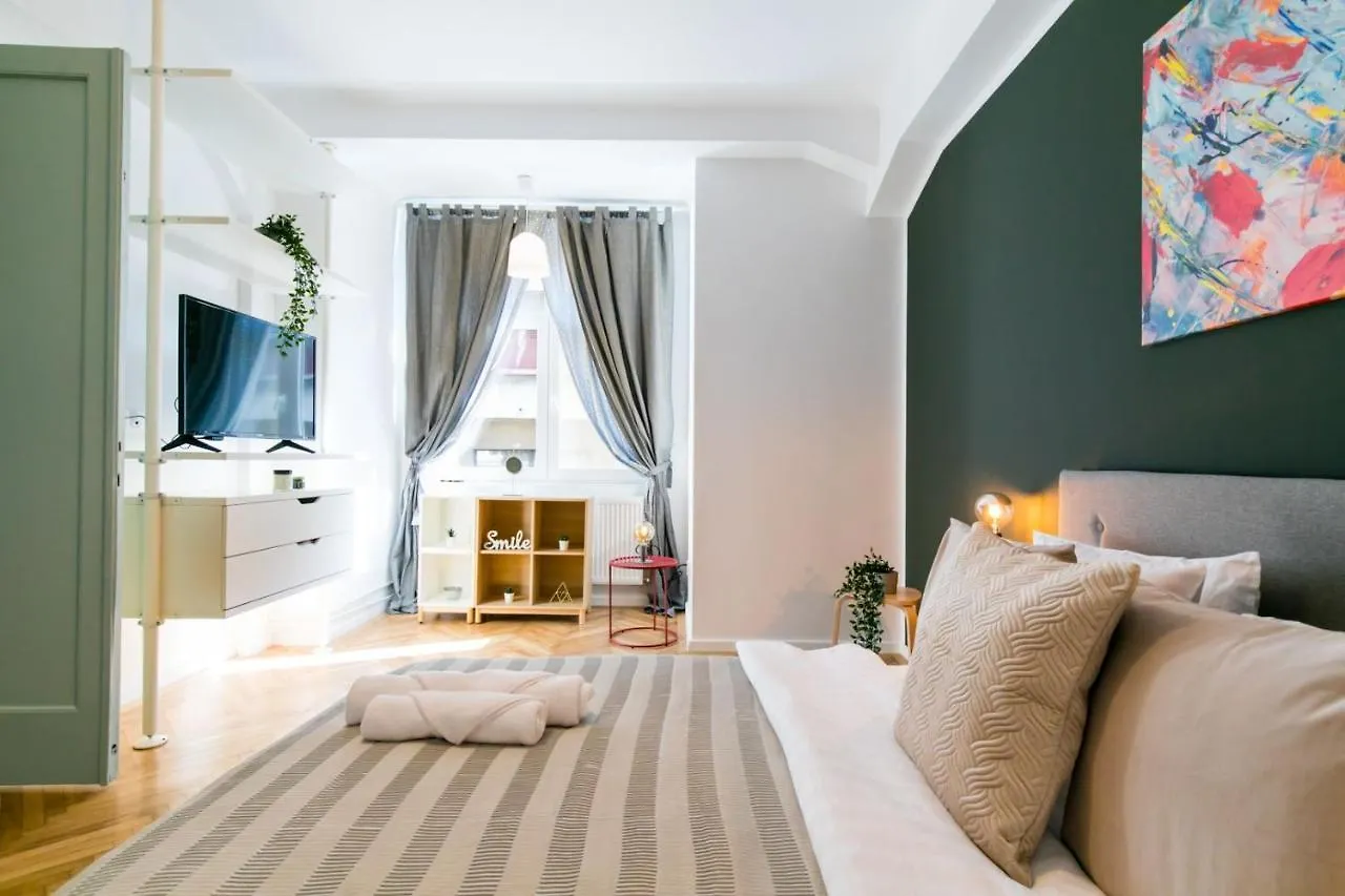 The Sunny Homelike & Central Apartment Str 42B Bucharest Romania