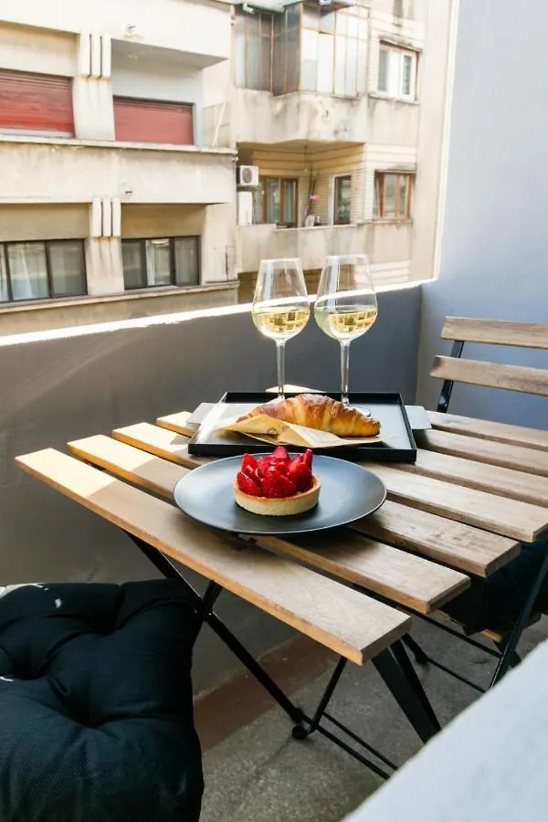 The Sunny Homelike & Central Apartment Str 42B Bucarest 0*,